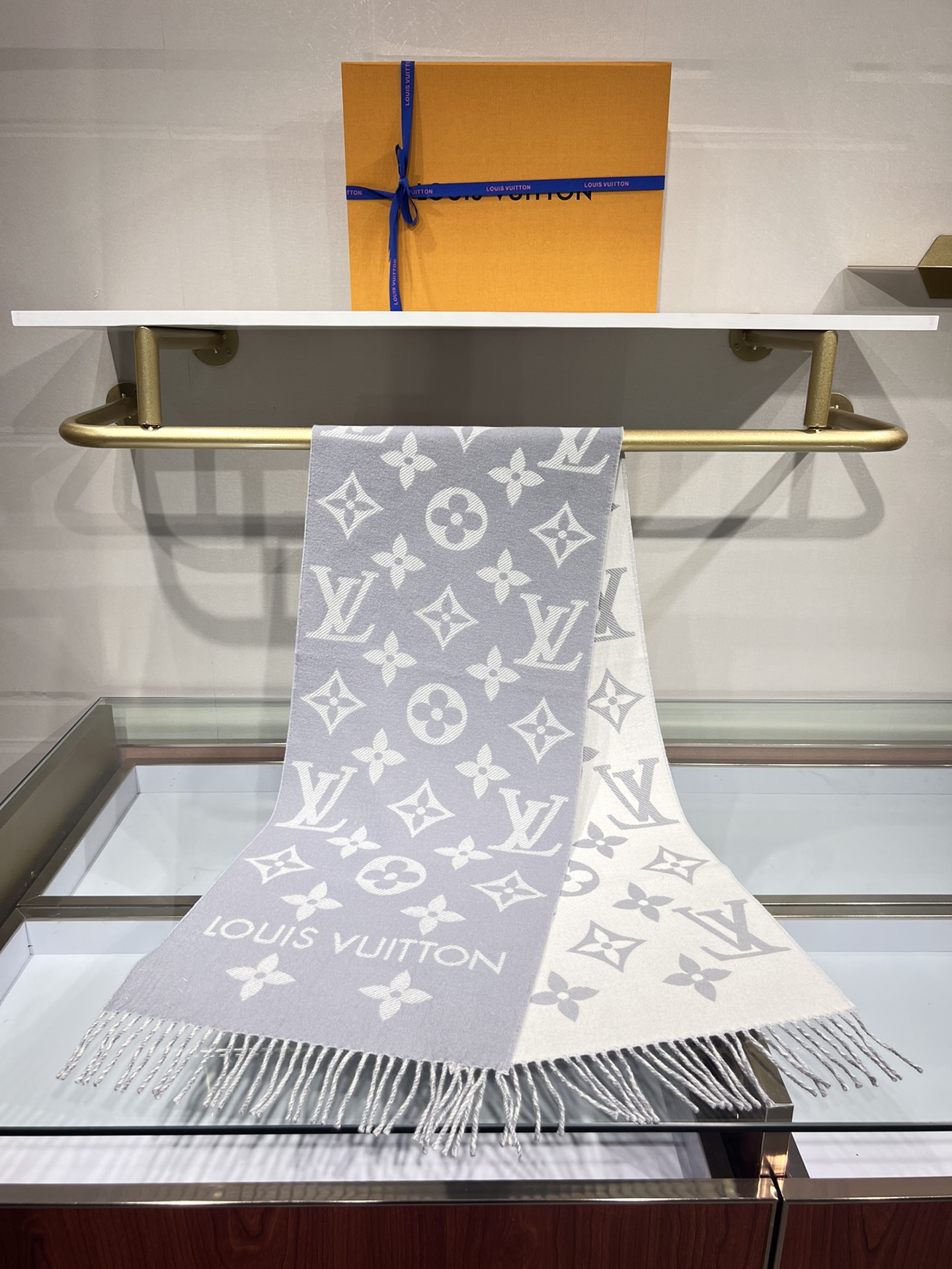 LV Simply Scarves 